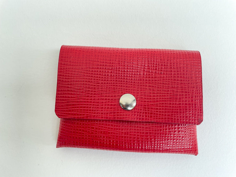 La petite pochette rouge